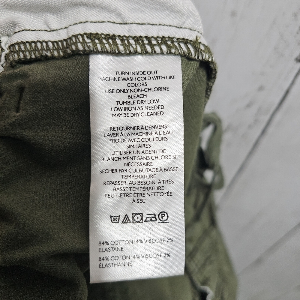 Anthropologie Pilcro Pants Women's Green Cargo Utility Relaxed Ankle Size Medium - Picture 8 of 9